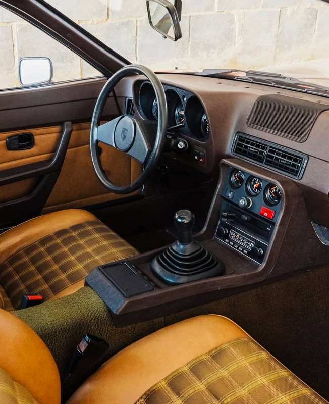 Porsche 924 